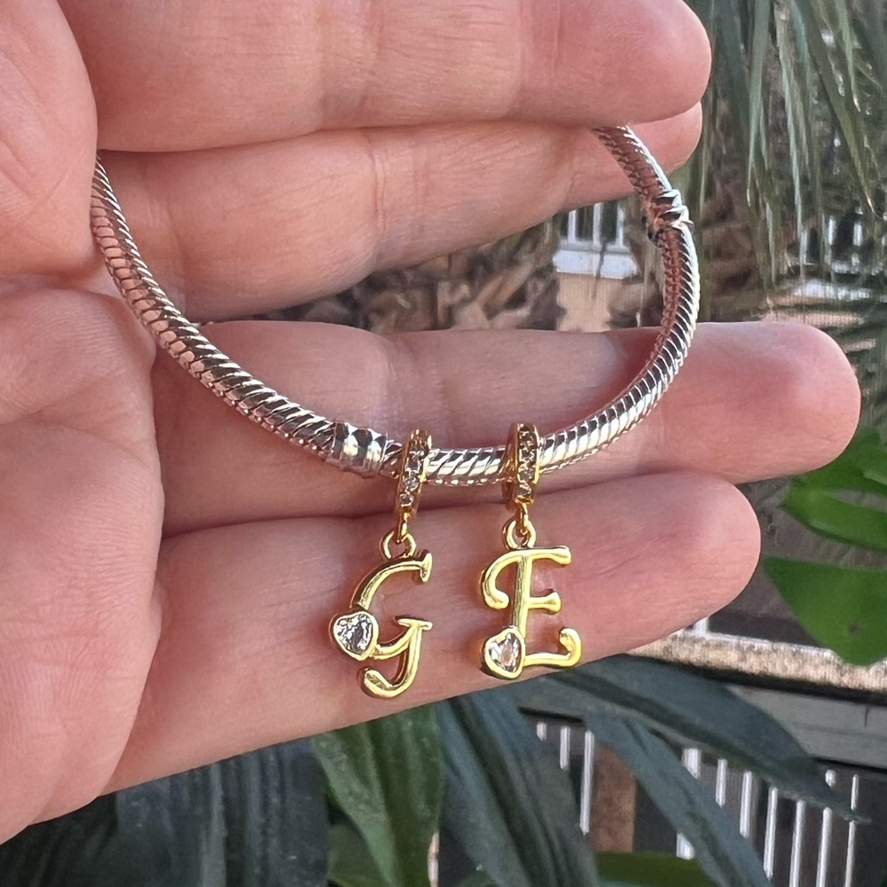 Letter E Charm (One Charm) - Picture 8 of 12
